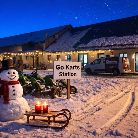 Wiesenidylle Auf Der Weidelandfarm *